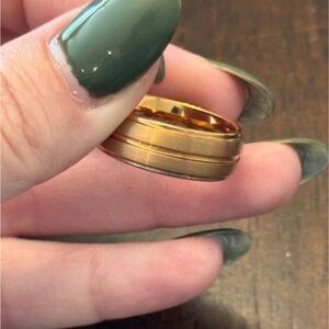 Men’s tungsten wedding ring